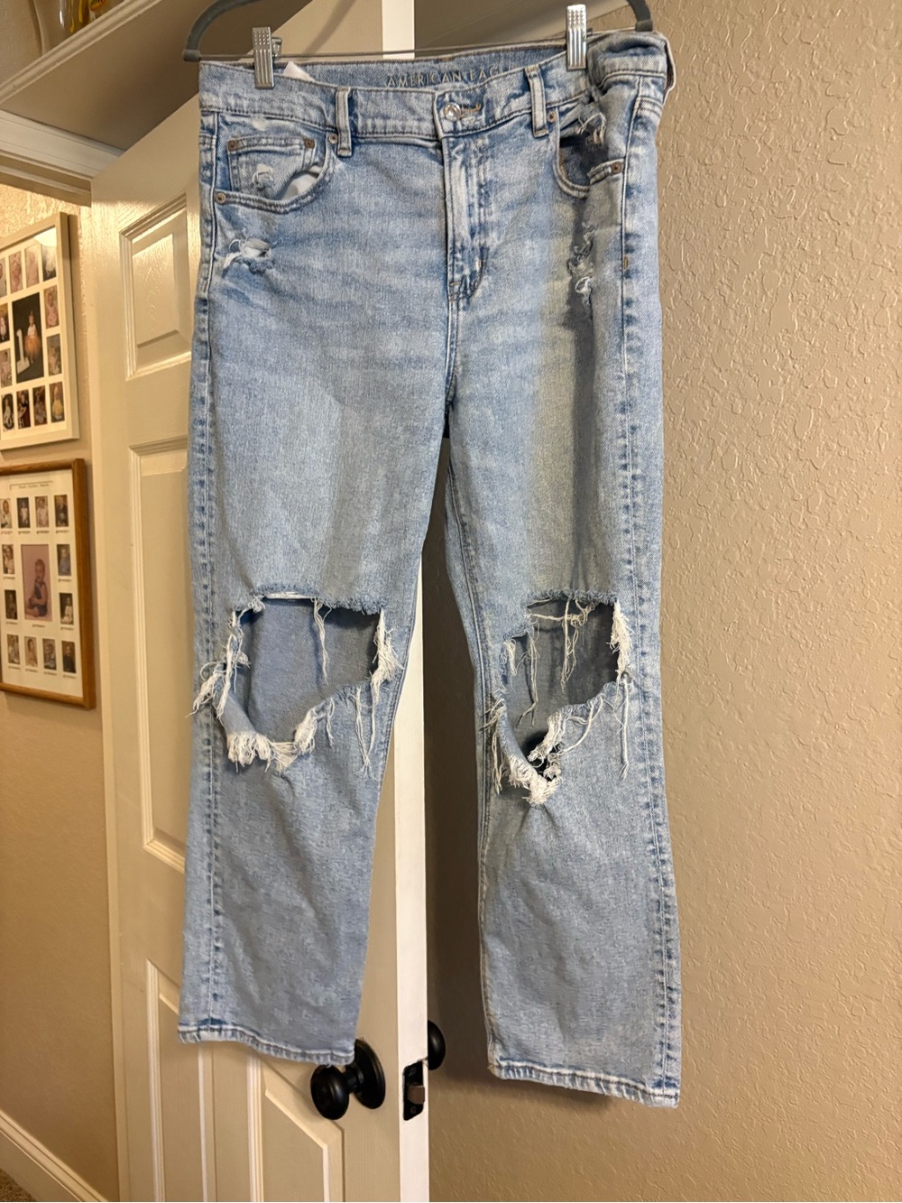 American Eagle - Light Blue Distressed Ripped Knee Womens Jeans